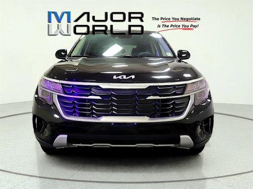 Fusion Black 2025 Kia Seltos LX