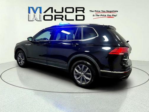 Deep Black 2023 Volkswagen Tiguan 2.0T SE 4MOTION