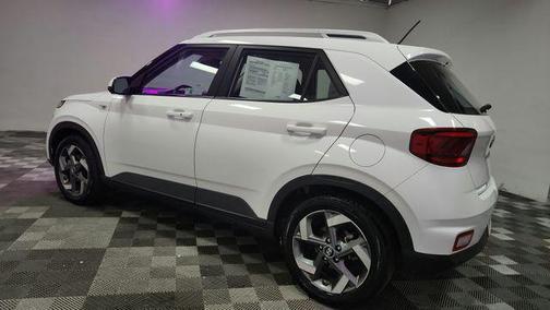Lunar White 2025 Hyundai VENUE SEL