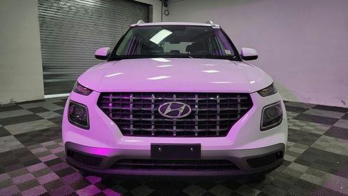 Lunar White 2025 Hyundai VENUE SEL