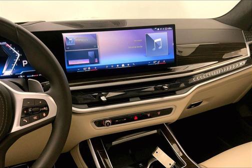 Black Sapphire Metallic 2024 BMW X7 xDrive40i