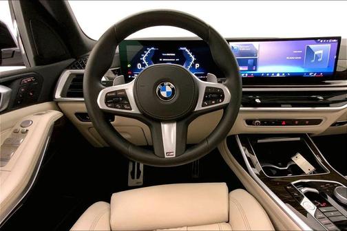 Black Sapphire Metallic 2024 BMW X7 xDrive40i
