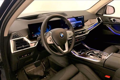 Tanzanite Blue II Metallic 2026 BMW X7 xDrive40i