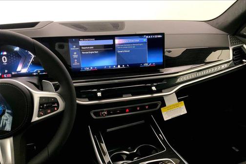 Alpine White 2027 BMW X7 xDrive40i