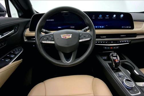 Emerald Lake Metallic 2024 Cadillac XT4 Premium Luxury
