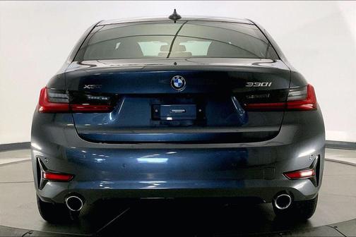 Mineral Grey Metallic 2022 BMW 330 xDrive