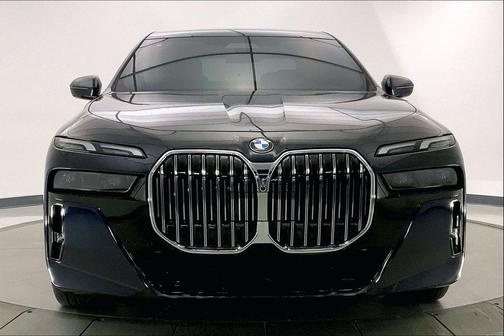 2025 BMW 740 xDrive