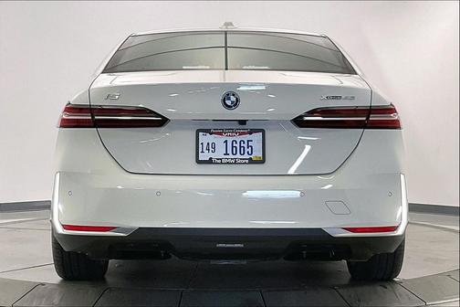 2025 BMW i5 xDrive40