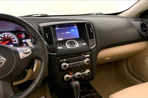 Pearl White 2014 Nissan Maxima SV