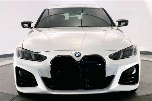Mineral White Metallic 2025 BMW M440 i xDrive