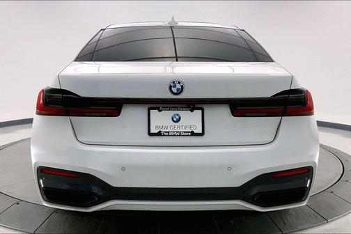 Mineral White Metallic 2020 BMW 740 xDrive