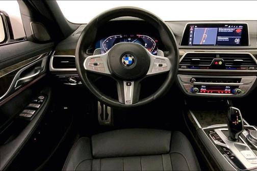 Mineral White Metallic 2020 BMW 740 xDrive