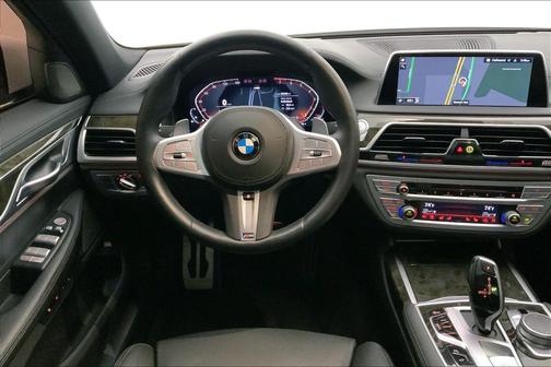 Mineral White Metallic 2020 BMW 740 xDrive