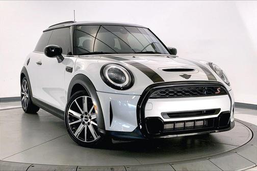 White Silver Metallic 2023 MINI Hardtop Cooper S