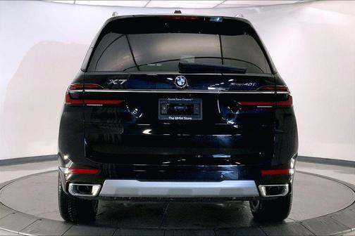 Black Sapphire Metallic 2027 BMW X7 xDrive40i