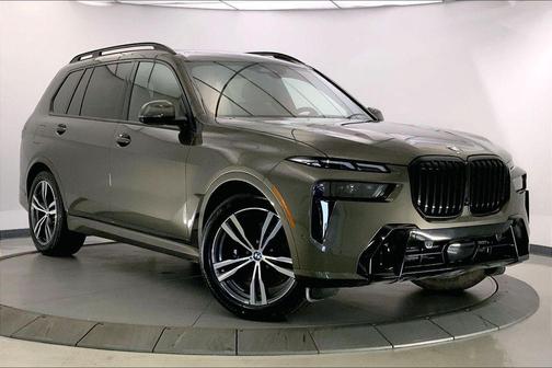 Manhattan Green Metallic 2026 BMW X7 xDrive40i