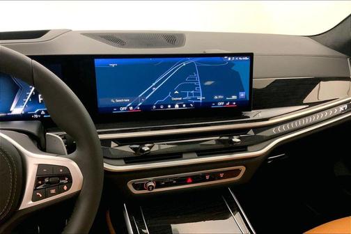 Manhattan Green Metallic 2026 BMW X7 xDrive40i