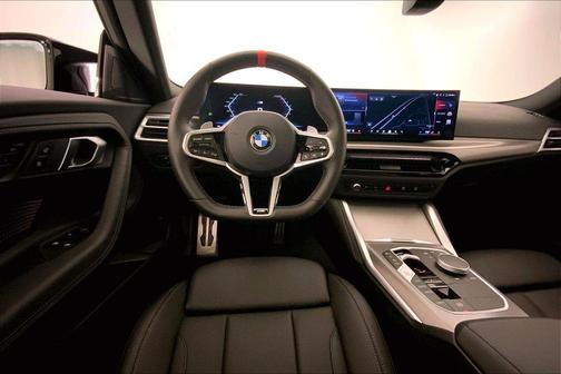 Portimao Blue Metallic 2025 BMW M240 i