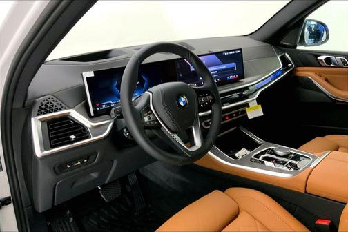 Mineral White Metallic 2026 BMW X5 xDrive40i