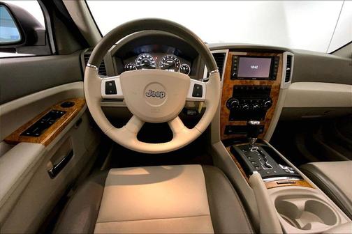 Brilliant Black Crystal Pearlcoat 2009 Jeep Grand Cherokee Limited