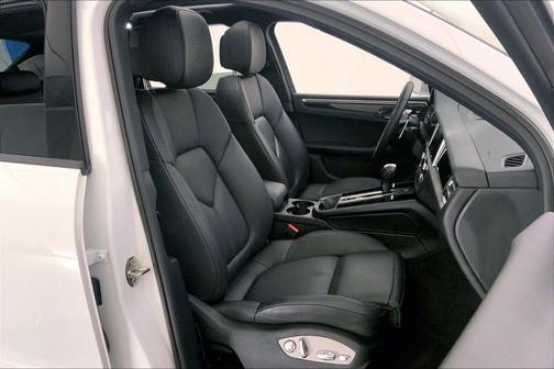 White 2023 Porsche Macan Macan