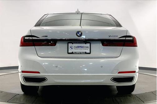 2021 BMW 740 xDrive