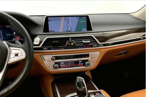 2021 BMW 740 xDrive