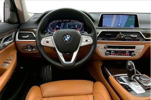 2021 BMW 740 xDrive