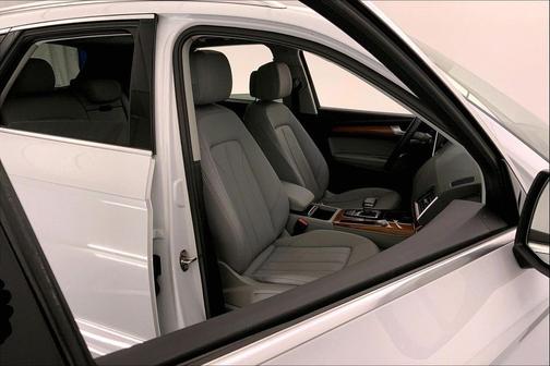 2022 Audi Q5 45 S line Premium Plus
