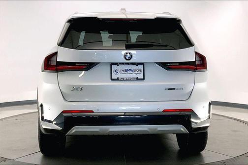 Mineral White Metallic 2023 BMW X1 xDrive28i