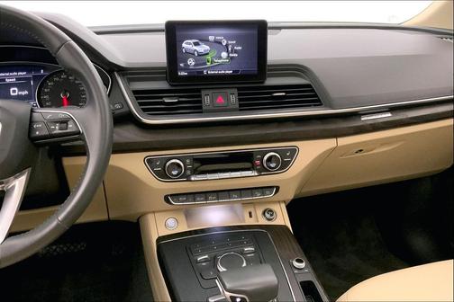 2020 Audi Q5 45 Titanium Premium