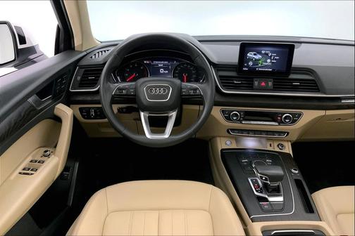 2020 Audi Q5 45 Titanium Premium