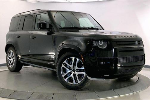 Santorini Black Metallic 2026 Land Rover Defender P400 X-Dynamic SE