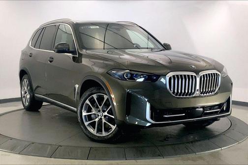 Manhattan Green Metallic 2026 BMW X5 xDrive40i