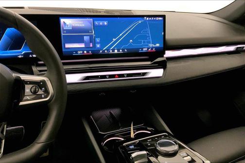 Brooklyn Grey Metallic 2025 BMW i5 xDrive40