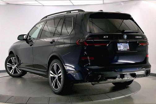 Carbon Black Metallic 2026 BMW X7 M60i