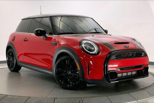 Chili Red 2022 MINI Hardtop Cooper S