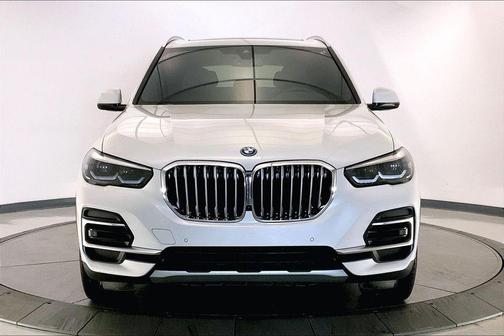 Mineral White Metallic 2023 BMW X5 PHEV xDrive45e