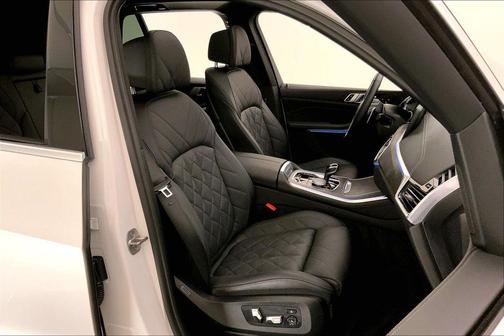 Mineral White Metallic 2023 BMW X5 PHEV xDrive45e