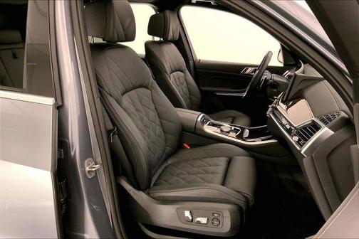 Skyscraper Grey Metallic 2026 BMW X5 xDrive40i