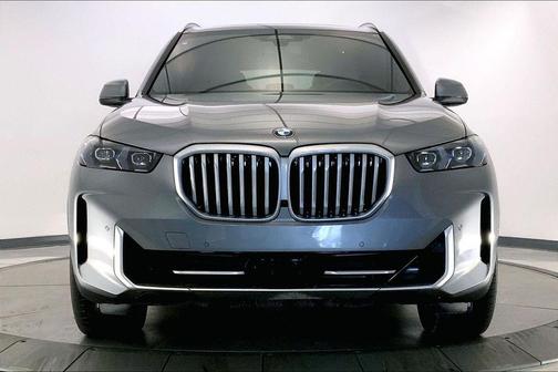 Skyscraper Grey Metallic 2026 BMW X5 xDrive40i