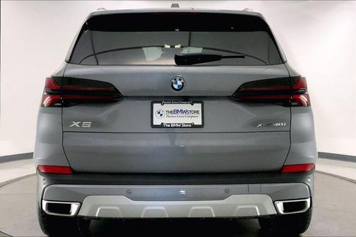 Skyscraper Grey Metallic 2026 BMW X5 xDrive40i