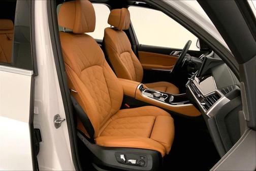 Mineral White Metallic 2026 BMW X5 xDrive40i