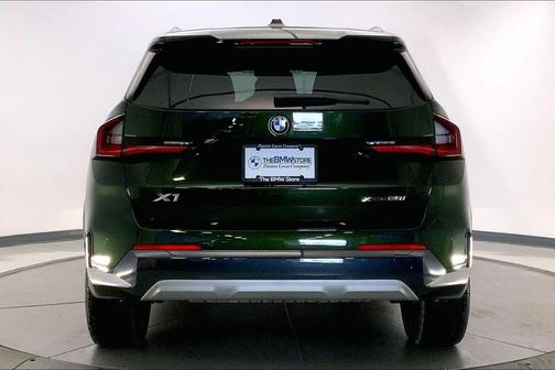 San Remo Green Metallic 2025 BMW X1 xDrive28i