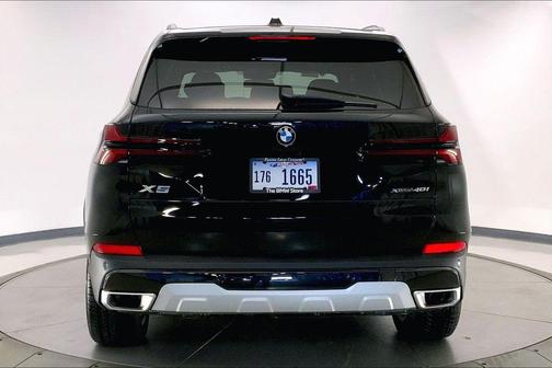 Black Sapphire Metallic 2026 BMW X5 xDrive40i