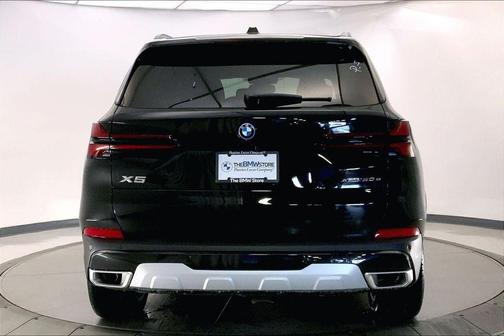 Black Sapphire Metallic 2026 BMW X5 PHEV xDrive50e