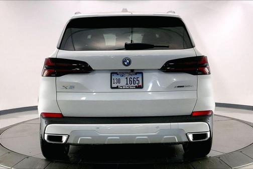 Mineral White Metallic 2026 BMW X5 PHEV xDrive50e