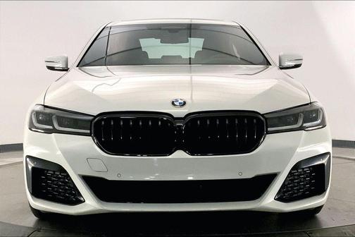 Alpine White 2023 BMW 530 i xDrive