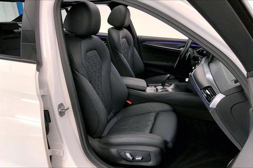 Alpine White 2023 BMW 530 i xDrive
