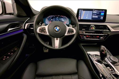 Alpine White 2023 BMW 530 i xDrive